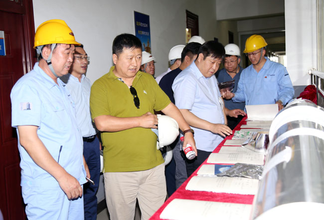 北京市昌平區(qū)經信局副局長徐連江、王加祥一行到萬基鋁加工參觀考察