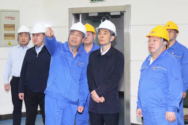 新安縣委副書記、代縣長崔占科到萬基控股集團調(diào)研