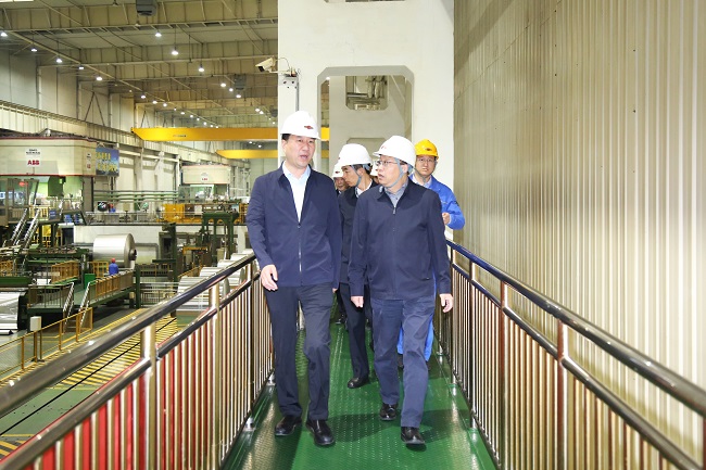 鞏義市委副書記、市長張東輝一行到萬基控股集團(tuán)調(diào)研