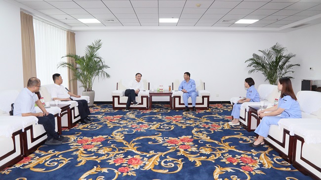 恒豐銀行洛陽(yáng)分行行長(zhǎng)崔琛一行到萬基控股集團(tuán)調(diào)研