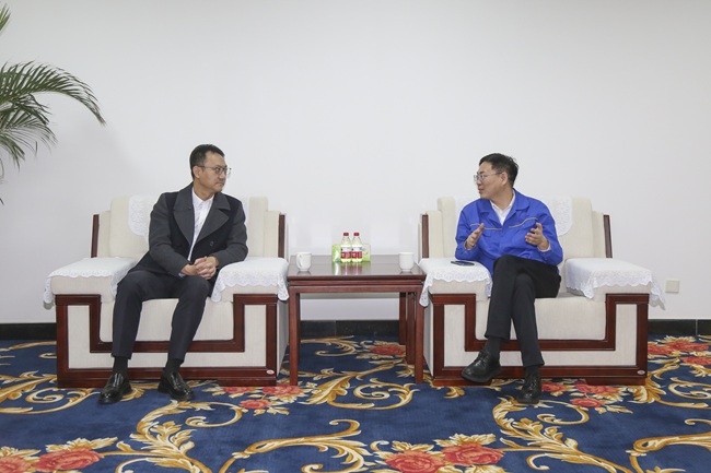 中國進(jìn)出口銀行河南省分行黨委委員、副行長陳卓一行 到萬基控股集團(tuán)調(diào)研